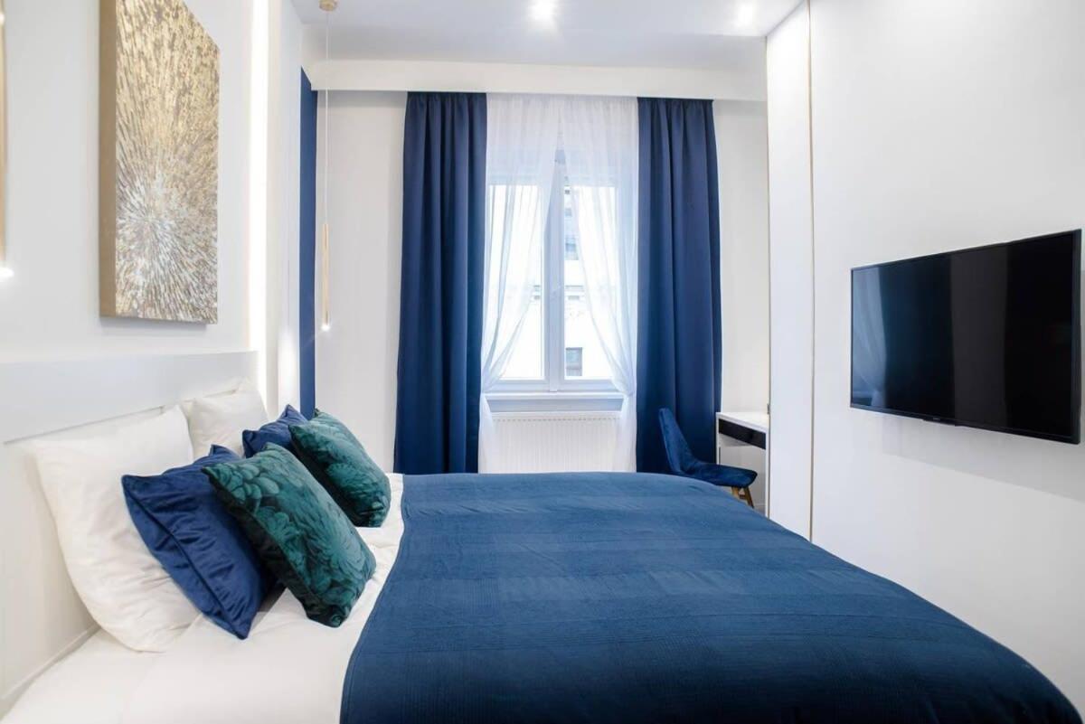 Elegant Design In Vibrant Center Apartamento *