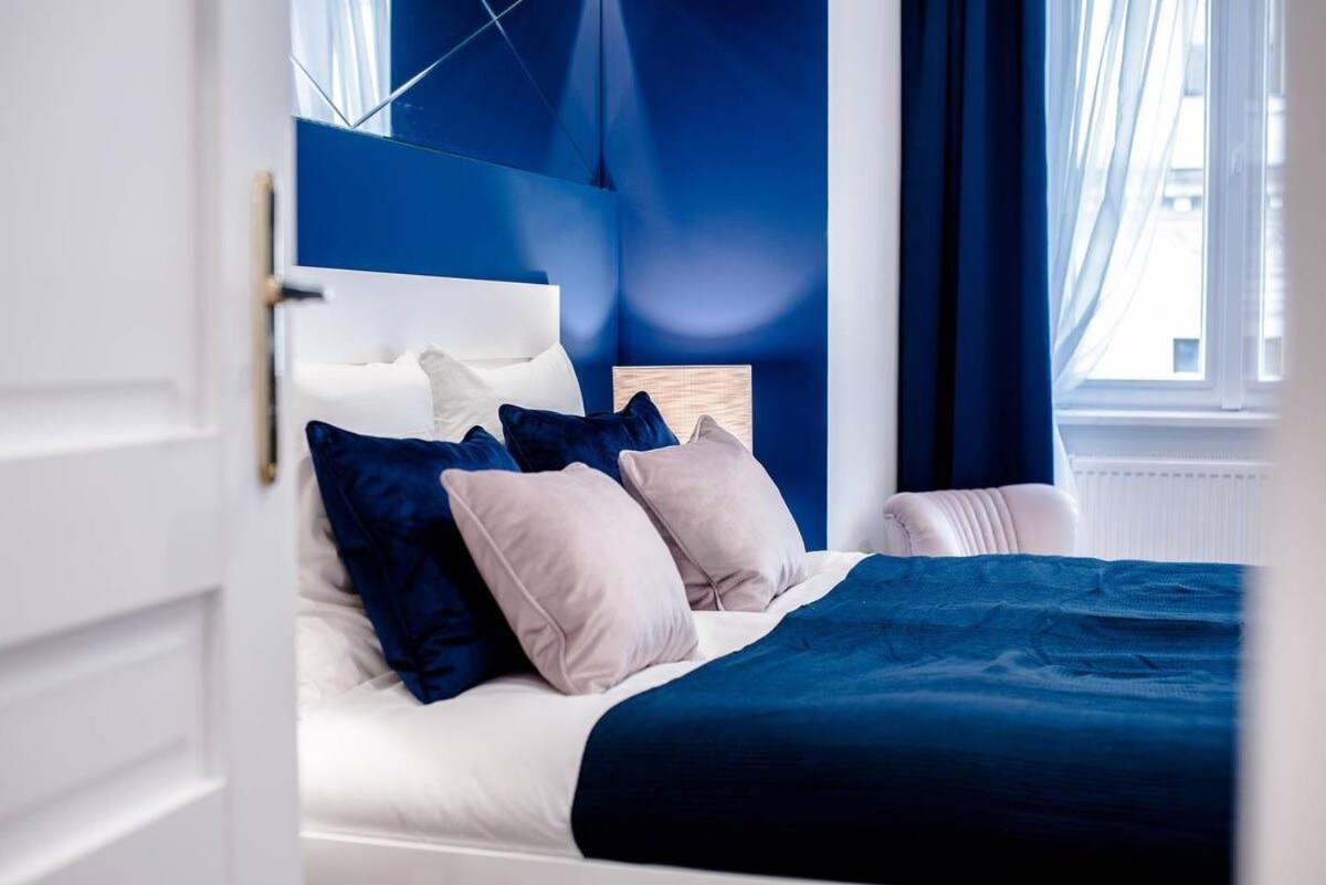 Elegant Design In Vibrant Center Apartamento *